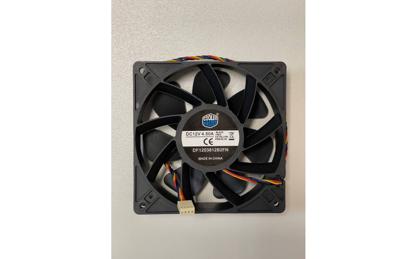 Недорого Кулер для Antminer S19 Cooler Master 12х12 (4.5 A) 4 пин плоский